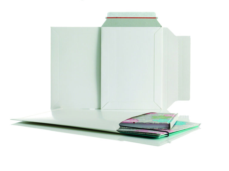 Board Pocket_A wo reflec clipped manip